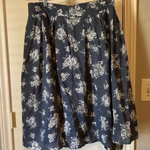 Light blue and white floral skirt size L